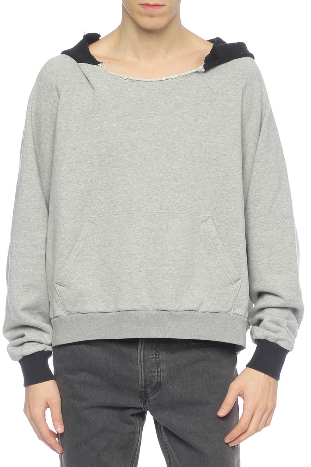 Yeezy clearance sweatshirt ripped